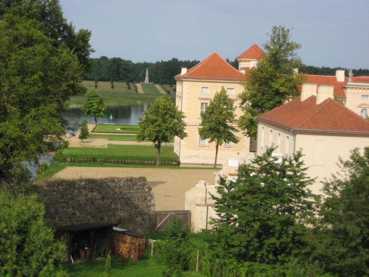 Loggiahaus Am Schloss, 5 Ferienwohnungen, Teils Mit Schloss- Und Seeblick Rheinsberg Exterior photo